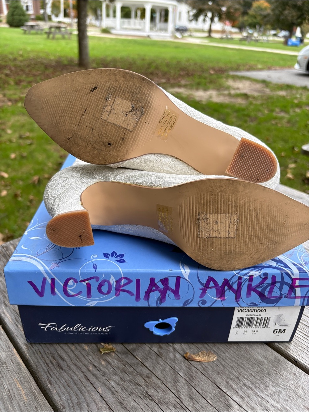 Fabulicious Ivory Lace-Up Victorian 30 Ankle Boots Size 6 - Picture 8 of 12